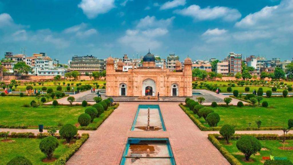 Exploring Wonders of Lalbagh Kella: Historical Landmark in Bangladesh